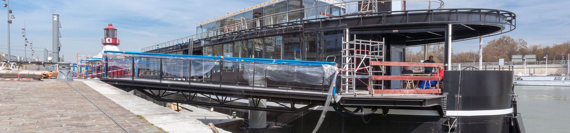 Construction du restaurant universitaire flottant (Crous de Paris)